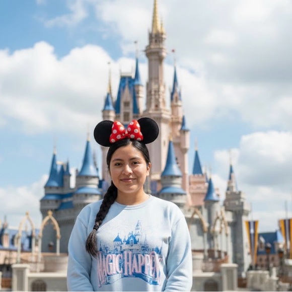 The Lost Bros. “That’s When Magic Happens” Light Blue Disney Sweatshirt Size L - Picture 7 of 7